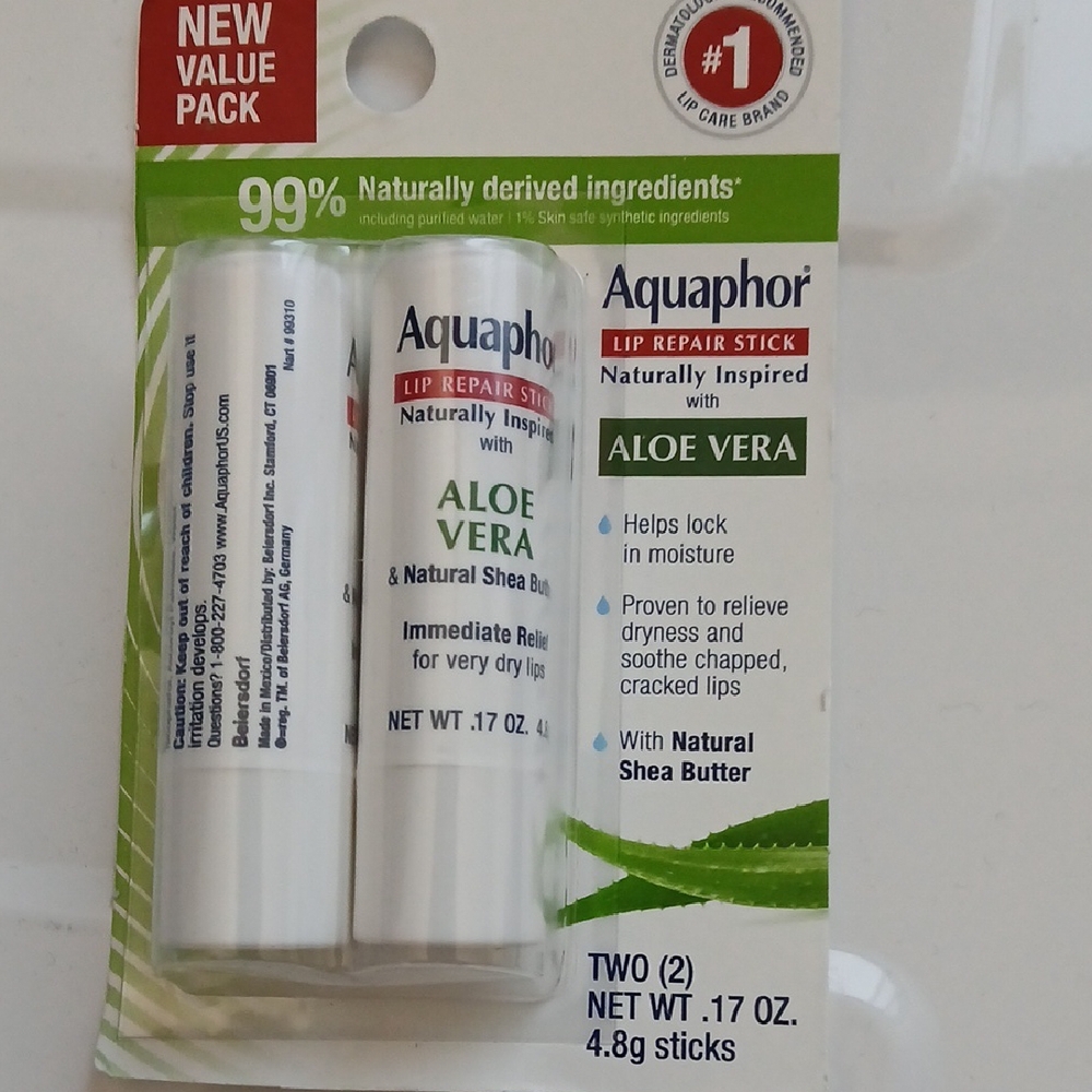 Aquaphor Aloe Vera Lip Repair Stick - White - Picture 3 of 3
